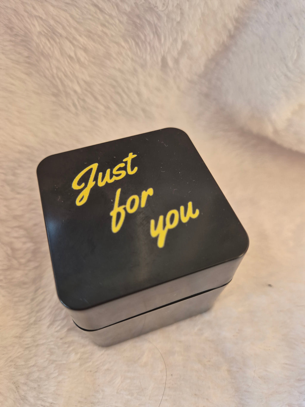 Gift box - middle finger